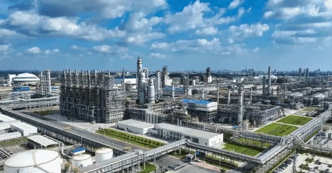 广西石化项目投料开车成功 88858cc永利十一台设备覆盖生产全流程